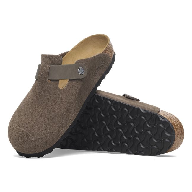Upper and sole of Birkenstock Men’s Boston Mixed Leather clog in concrete gray suede