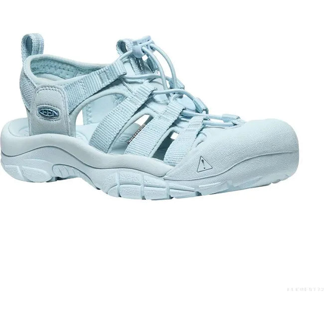 Front angled view of Women&