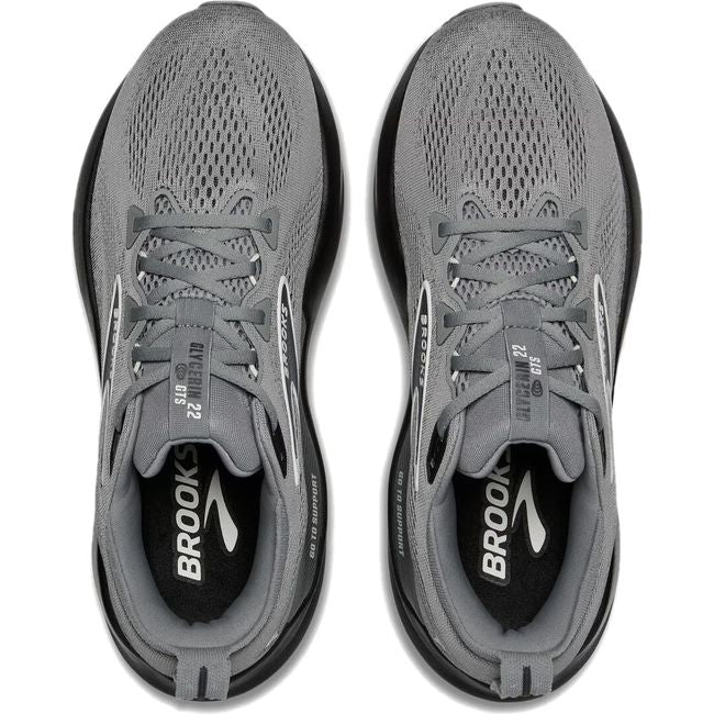 Top down view of Brooks Men&