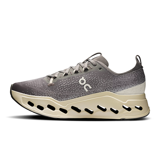 Medial side of On Running Men&