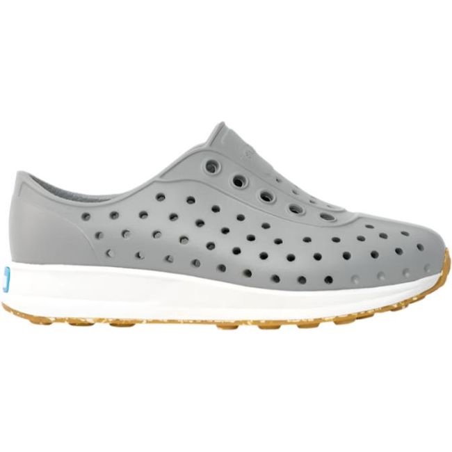Lateral side view of the Native Lttle Kids&