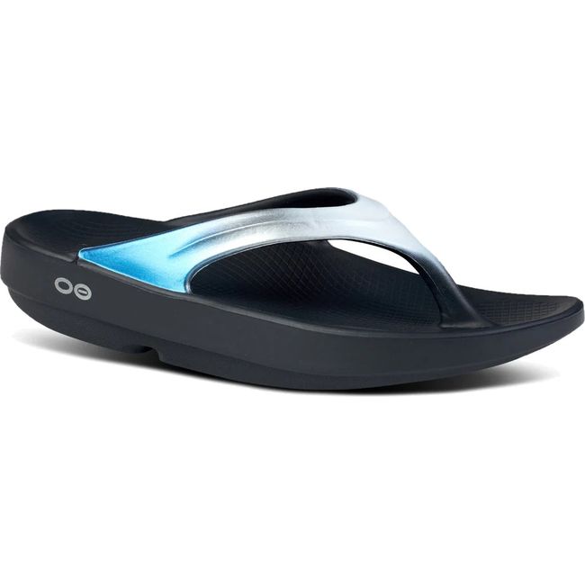Front angled view of Women&