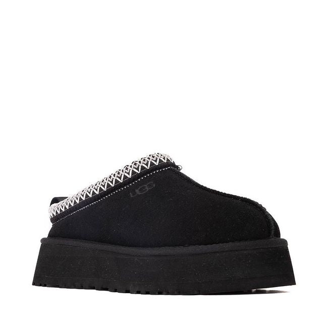 Front angled view of UGG Women&