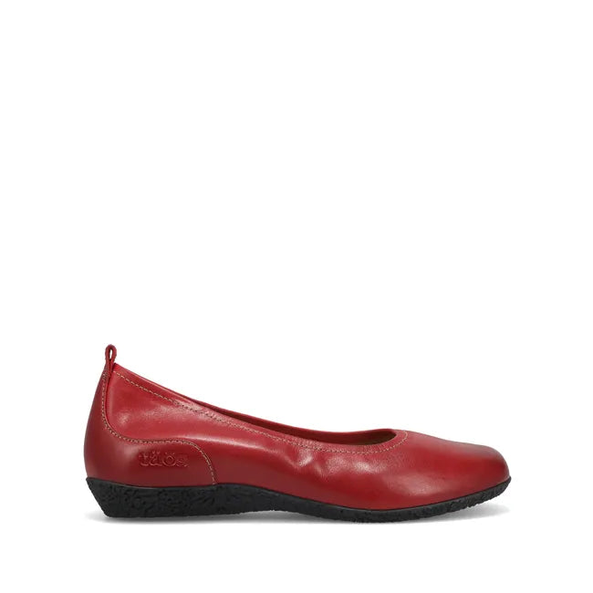 Lateral side of Women's Taos Chit Chat Flat in Red leather