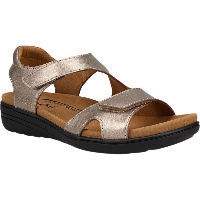 Front angled view of Women&