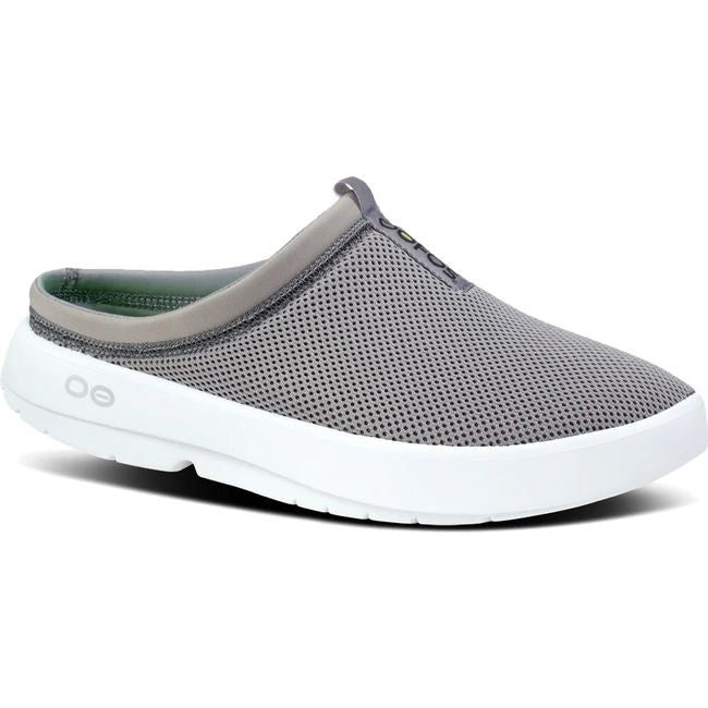 Front angled view of Men&