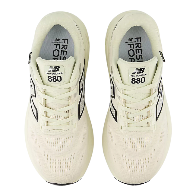 Tops of New Balance Women&