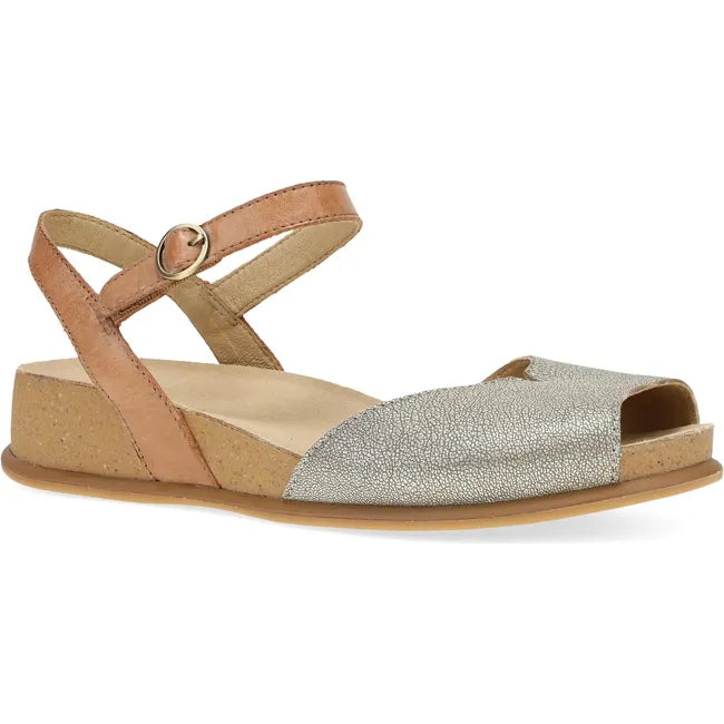 Front angled view of Women&