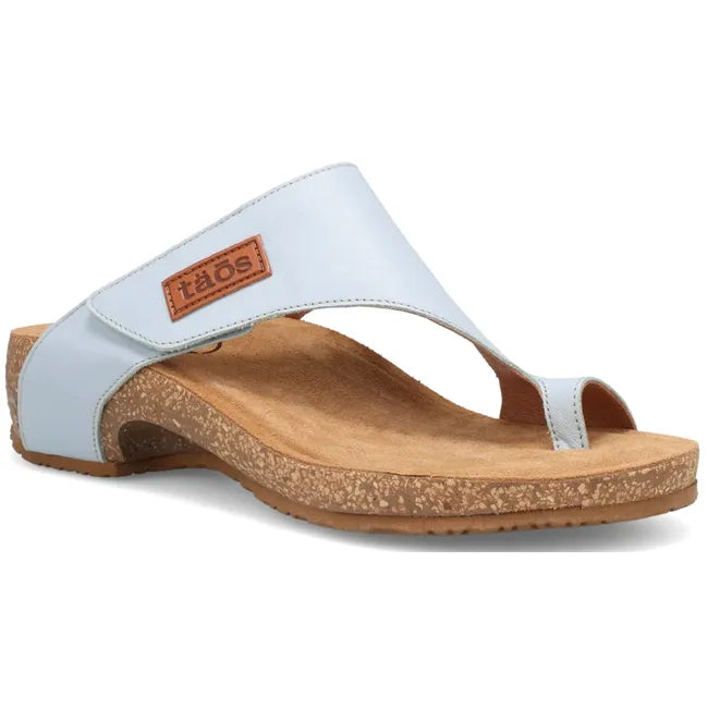 Front angled view of Women&