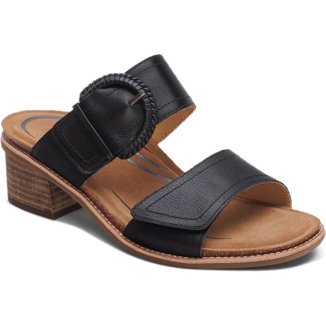 Front angled view of Women&