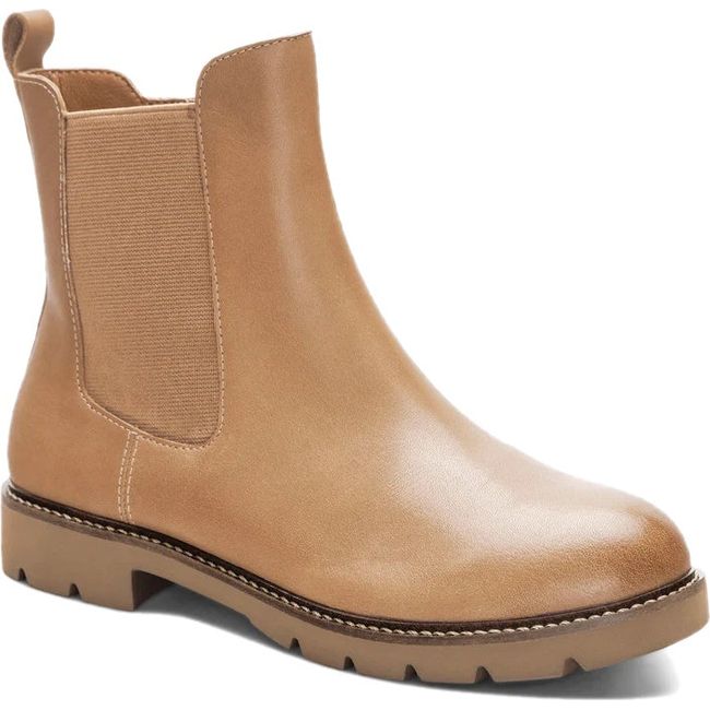 Front angled view of Women&