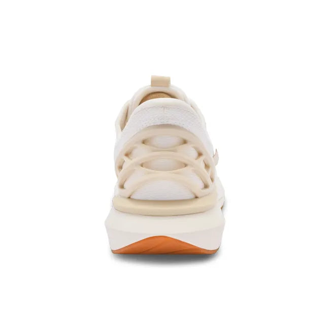 Heel of Men’s Kizik Athens 2 Sneaker in bright white with easy on HandsFree Step-In tech
