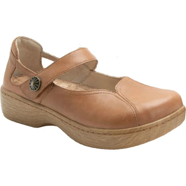 Front angled view of Women&