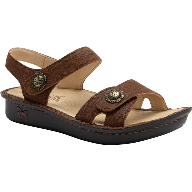 Front angled view of Women&