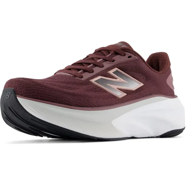 Close 3/4 angle of New Balance Fresh Foam X More v6 women&
