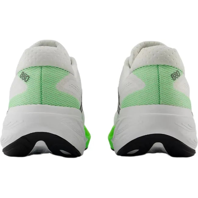 Heels of New Balance Men&
