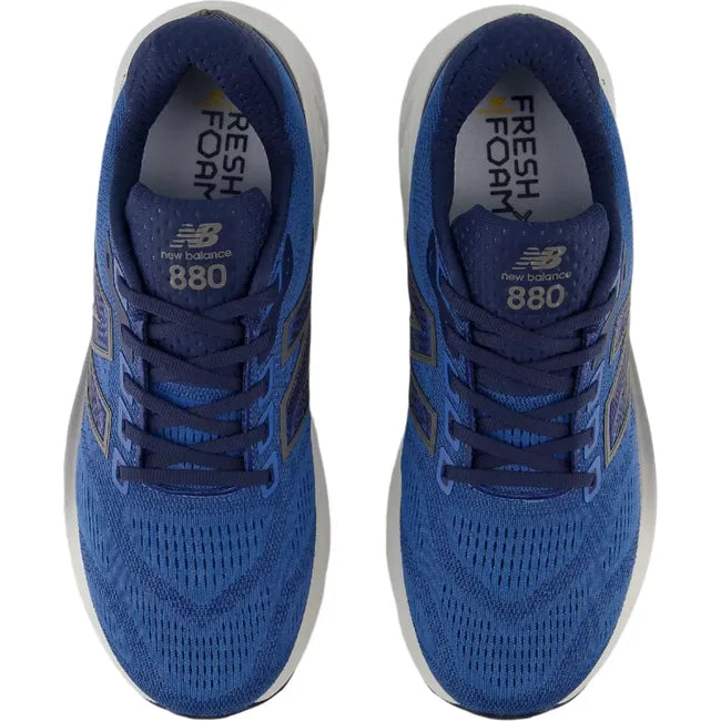Top down view of New Balance Men&