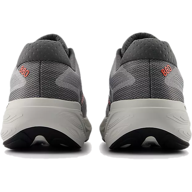 Heels of New Balance Men&