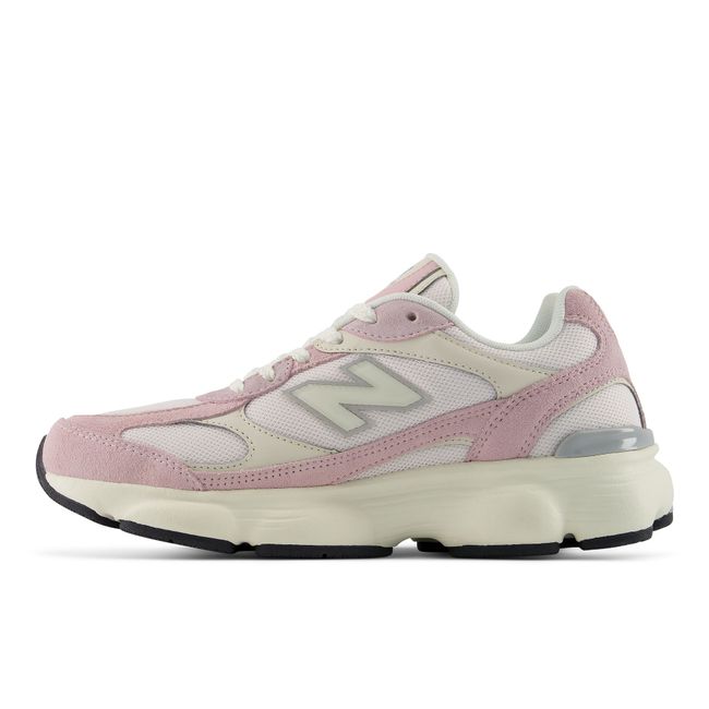 Medial profile of New Balance Women's 603 V1 in soft pink