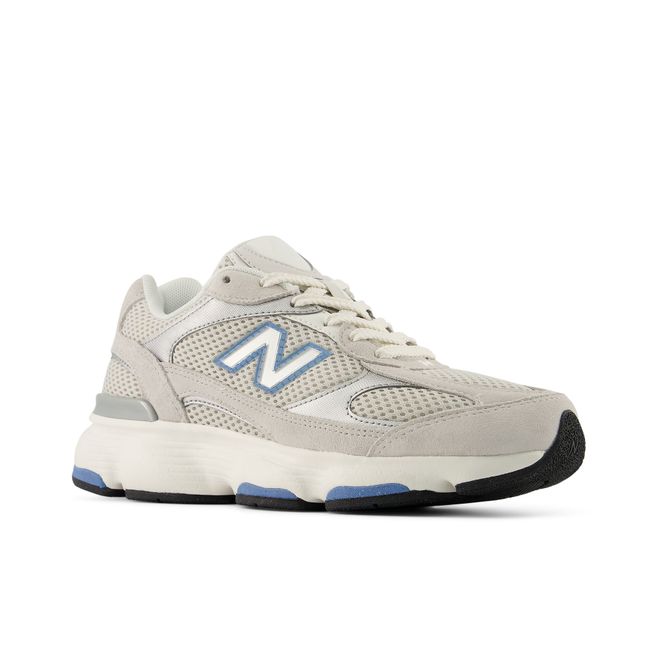 Pair of New Balance 603 retro sneakers in pale grey and dusty blue