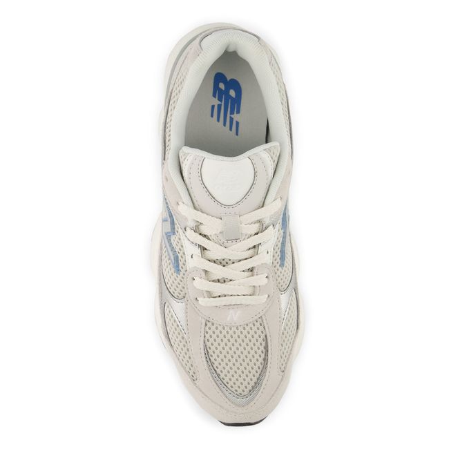 Top down view of the New Balance 603 pair in pale grey mesh