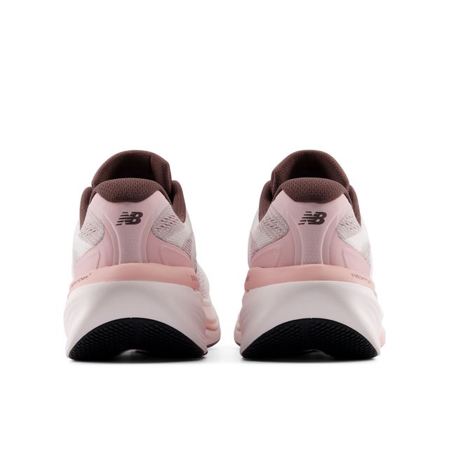 Rear heel view of the New Balance 860v15 pair in pale pink and deep maroon