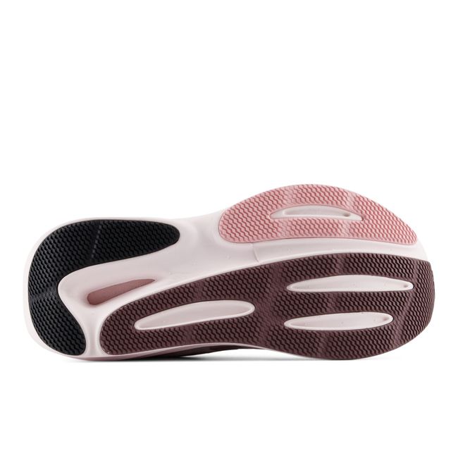 Outsole of the New Balance 860v15 showing the rubber traction pattern