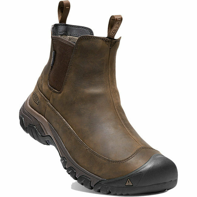 Angled front view of Men&